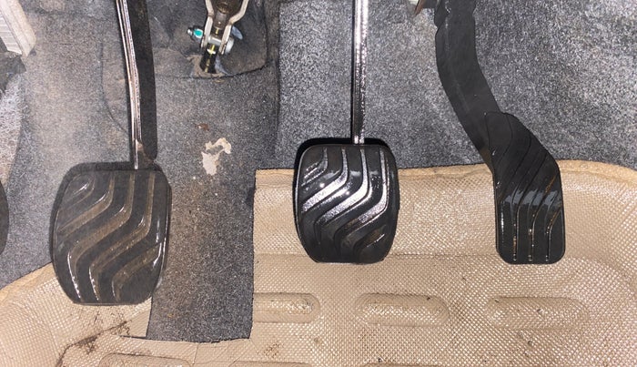 2021 Renault Kwid NEOTECH RXL 1.0 MT, CNG, Manual, 50,943 km, Pedals