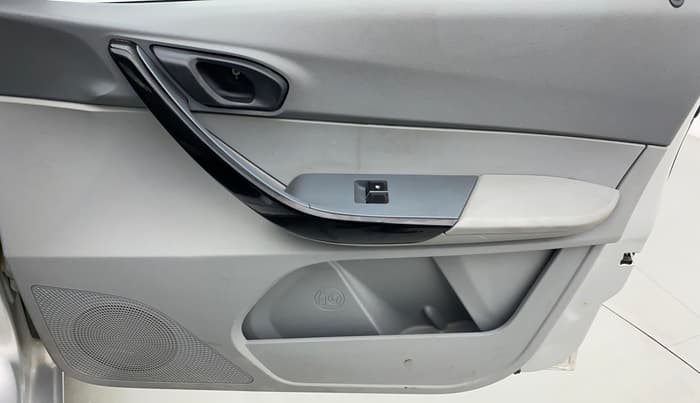 2021 Tata TIGOR Revotron XE, CNG, Manual, 39,845 km, Driver Side Door Panels Control