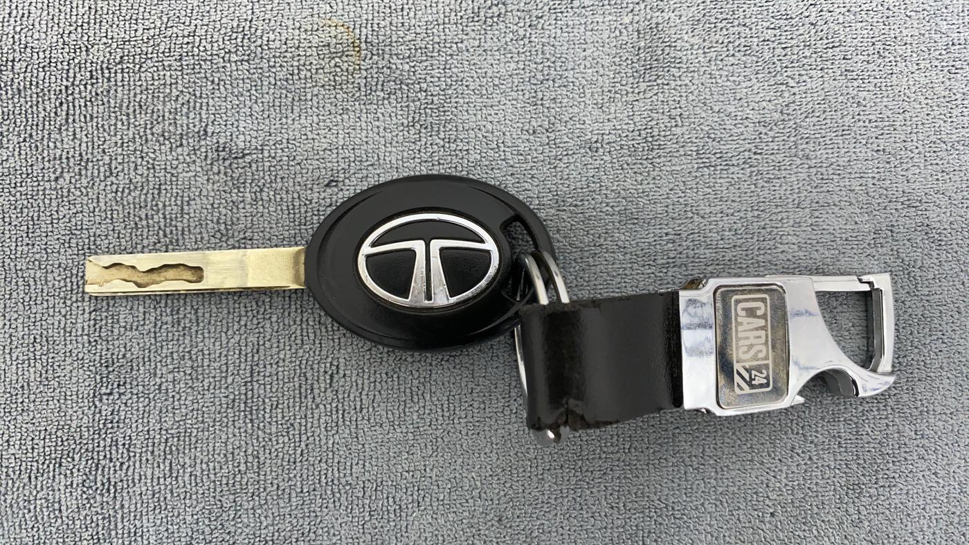 2021 Tata TIGOR Revotron XE, CNG, Manual, 39,845 km, Key Close Up