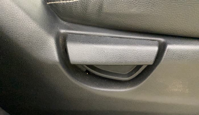2020 Hyundai NEW SANTRO SPORTZ AMT, Petrol, Automatic, 58,471 km, Driver Side Adjustment Panel