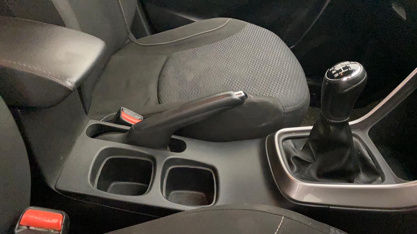 2019 Maruti S Cross DELTA 1.3, Diesel, Manual, 94,530 km, Gear Lever