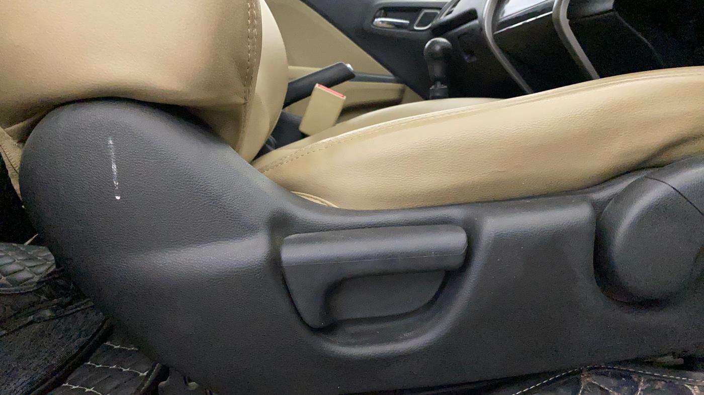2019 Honda City 1.5L I-VTEC VX, Petrol, Manual, 49,692 km, Driver Side Adjustment Panel