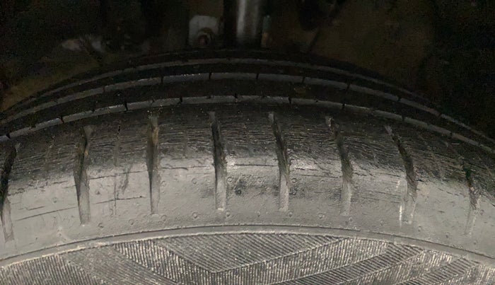 2019 Maruti Baleno ZETA PETROL 1.2, Petrol, Manual, 65,203 km, Left Front Tyre Tread