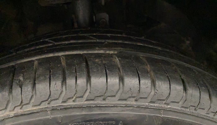 2019 Maruti Baleno ZETA PETROL 1.2, Petrol, Manual, 65,203 km, Right Front Tyre Tread