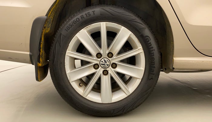 2016 Volkswagen Vento HIGHLINE PETROL AT, Petrol, Automatic, 80,842 km, Right Rear Wheel