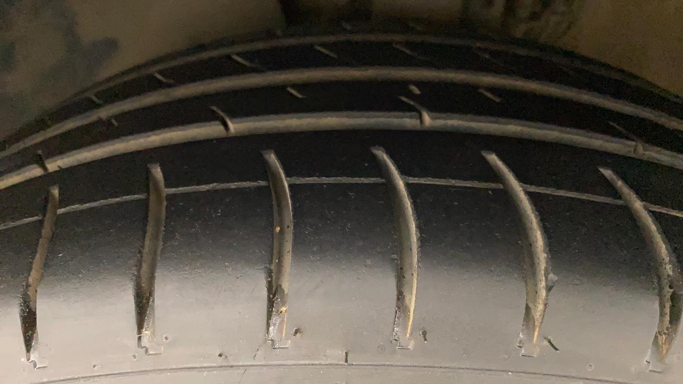 2016 Volkswagen Vento HIGHLINE PETROL AT, Petrol, Automatic, 80,842 km, Left Front Tyre Tread