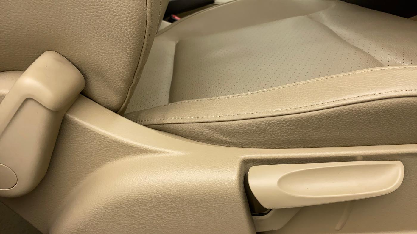 2016 Volkswagen Vento HIGHLINE PETROL AT, Petrol, Automatic, 80,842 km, Driver Side Adjustment Panel