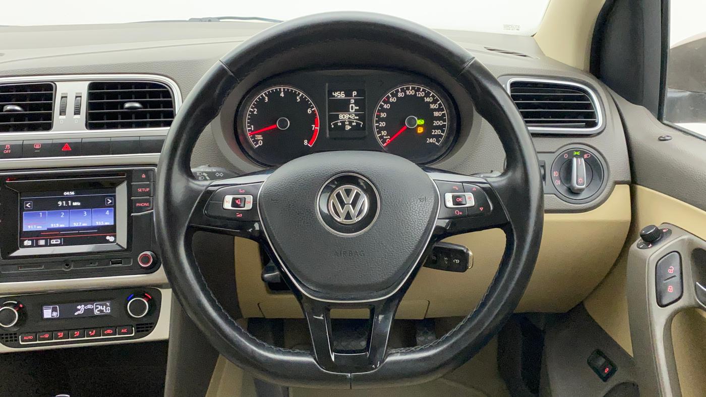 2016 Volkswagen Vento HIGHLINE PETROL AT, Petrol, Automatic, 80,842 km, Steering Wheel Close Up