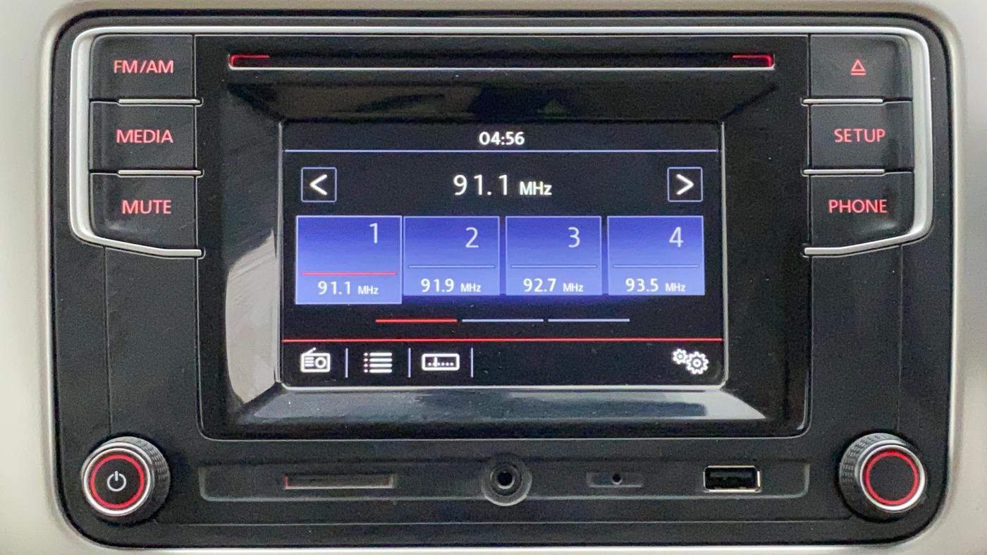 2016 Volkswagen Vento HIGHLINE PETROL AT, Petrol, Automatic, 80,842 km, Infotainment System
