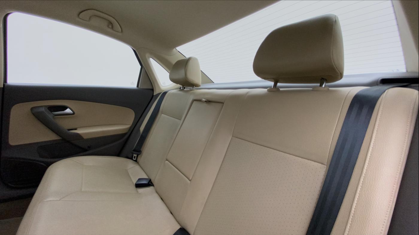 2016 Volkswagen Vento HIGHLINE PETROL AT, Petrol, Automatic, 80,842 km, Right Side Rear Door Cabin