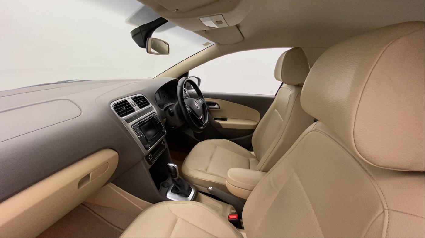2016 Volkswagen Vento HIGHLINE PETROL AT, Petrol, Automatic, 80,842 km, Right Side Front Door Cabin