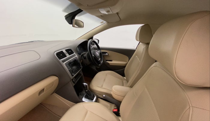 2016 Volkswagen Vento HIGHLINE PETROL AT, Petrol, Automatic, 80,842 km, Right Side Front Door Cabin