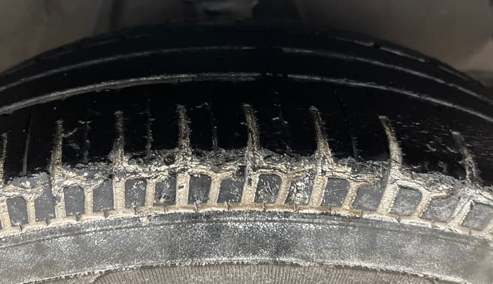 2015 Hyundai i10 SPORTZ 1.1, Petrol, Manual, 35,896 km, Right Front Tyre Tread