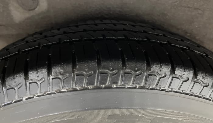 2015 Hyundai i10 SPORTZ 1.1, Petrol, Manual, 35,896 km, Right Rear Tyre Tread