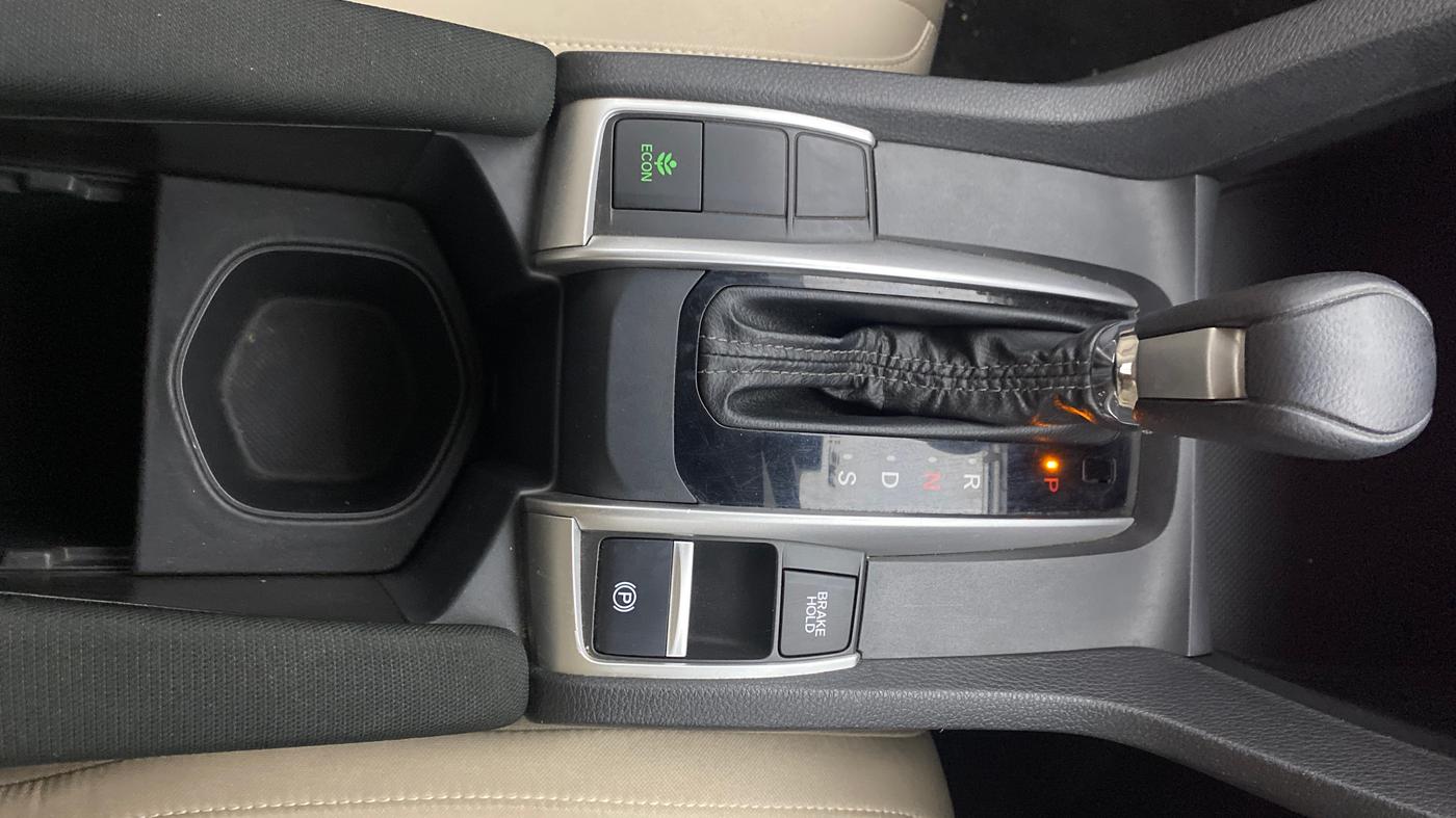 2019 Honda Civic 1.8L I-VTEC V CVT, Petrol, Automatic, 32,303 km, Gear Lever
