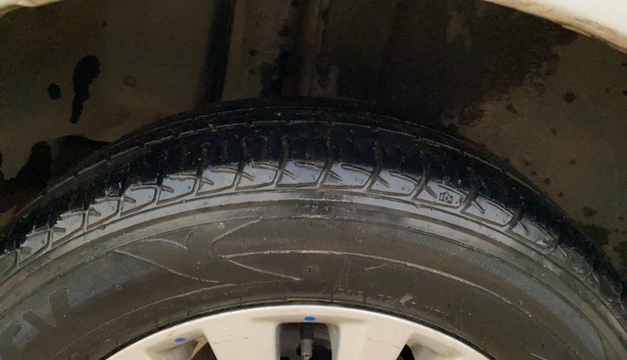 2017 Maruti Ciaz ZETA 1.4  MT PETROL, Petrol, Manual, 73,895 km, Right Rear Tyre Tread