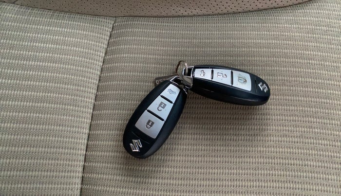 2017 Maruti Ciaz ZETA 1.4  MT PETROL, Petrol, Manual, 73,895 km, Key Close Up