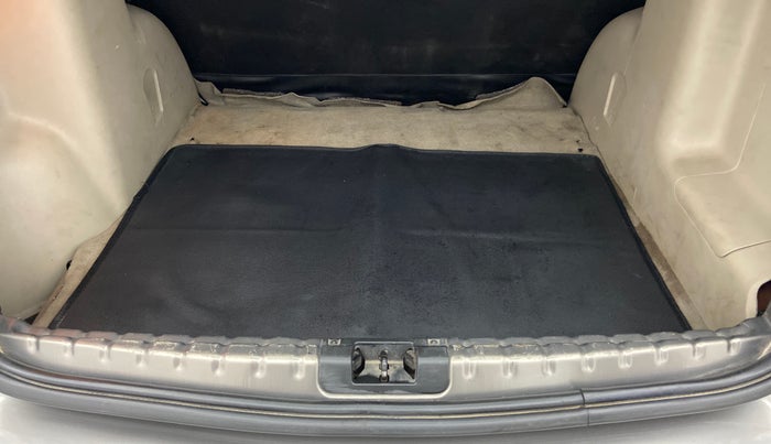 2014 Nissan Terrano XL PLUS 85 PS DEISEL, Diesel, Manual, 1,96,484 km, Boot Inside View