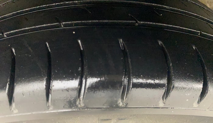 2018 Maruti Alto K10 VXI, Petrol, Manual, 52,365 km, Left Front Tyre Tread