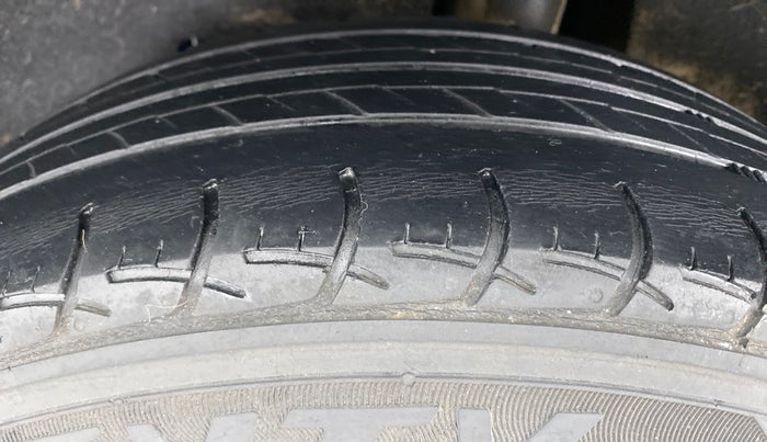 2017 Maruti Baleno DELTA 1.2 K12, Petrol, Manual, 55,683 km, Left Rear Tyre Tread