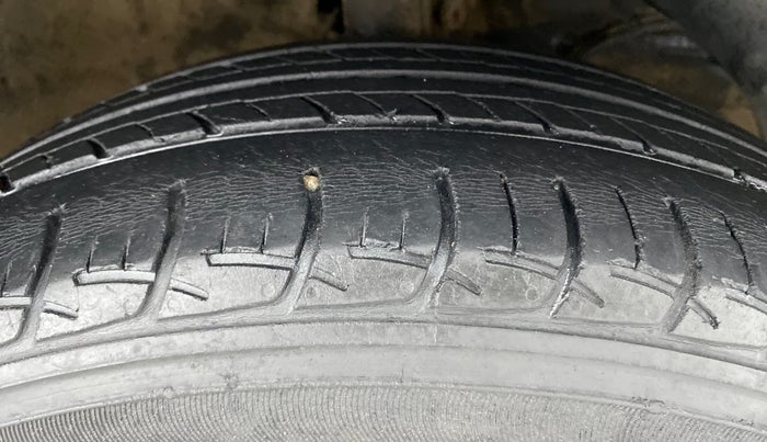 2017 Maruti Baleno DELTA 1.2 K12, Petrol, Manual, 55,683 km, Right Front Tyre Tread