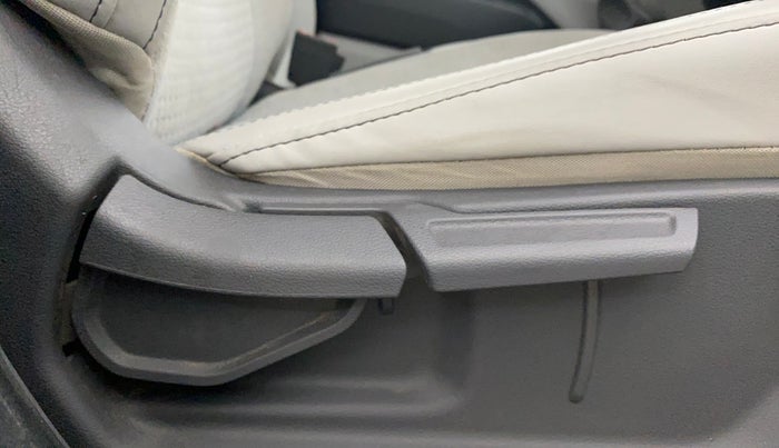 2022 Hyundai GRAND I10 NIOS MAGNA 1.2 KAPPA VTVT, Petrol, Manual, 16,553 km, Driver Side Adjustment Panel