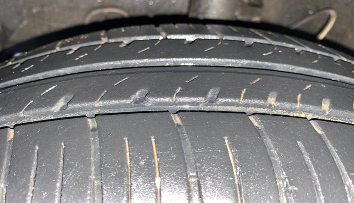 2022 Hyundai NEW SANTRO SPORTZ EXECUTIVE MT CNG, CNG, Manual, 25,999 km, Left Front Tyre Tread