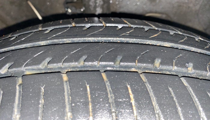 2022 Hyundai NEW SANTRO SPORTZ EXECUTIVE MT CNG, CNG, Manual, 25,999 km, Right Front Tyre Tread