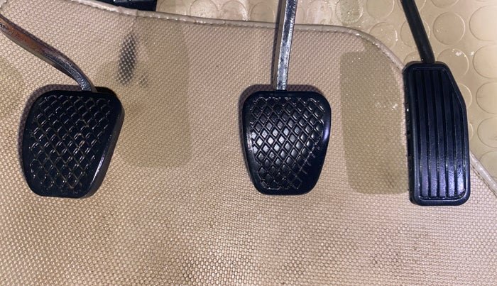 2018 Honda BR-V 1.5L I- DTEC V, Diesel, Manual, 61,710 km, Pedals