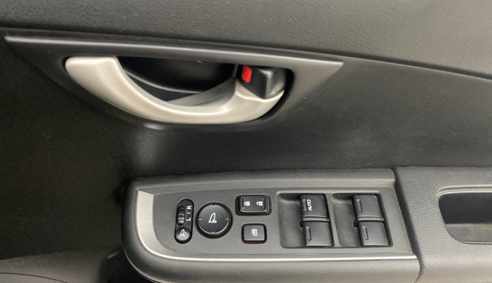 2018 Honda BR-V 1.5L I- DTEC V, Diesel, Manual, 61,710 km, Driver Side Door Panels Control