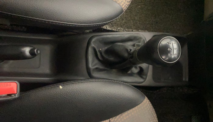 2014 Hyundai Eon SPORTZ, Petrol, Manual, 99,432 km, Gear Lever