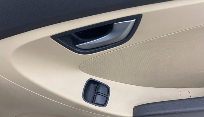 2014 Hyundai Eon SPORTZ, Petrol, Manual, 99,432 km, Driver Side Door Panels Control