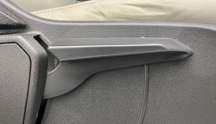 2015 Ford Ecosport TITANIUM 1.5L DIESEL, Diesel, Manual, 1,05,357 km, Driver Side Adjustment Panel