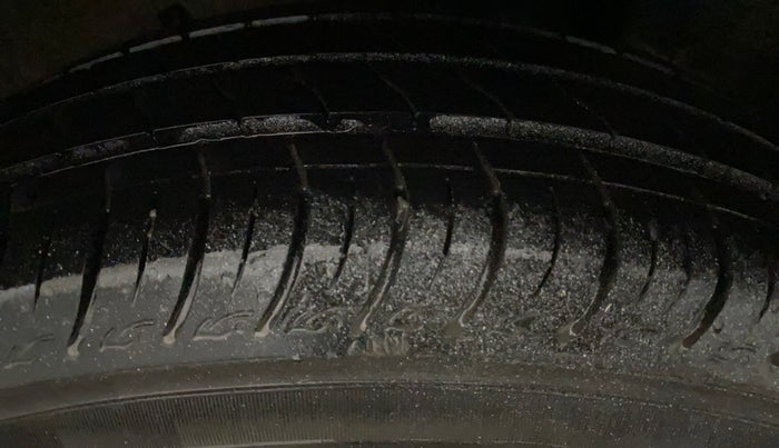 2018 Maruti Baleno DELTA PETROL 1.2, Petrol, Manual, 78,766 km, Left Rear Tyre Tread