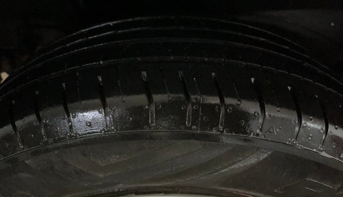 2020 Hyundai VENUE S 1.2, Petrol, Manual, 19,029 km, Right Rear Tyre Tread