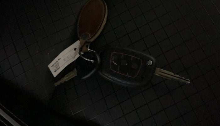 2020 Hyundai VENUE S 1.2, Petrol, Manual, 19,029 km, Key Close Up