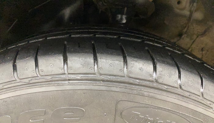 2022 KIA SONET HTX 1.5, Diesel, Manual, 71,490 km, Left Front Tyre Tread