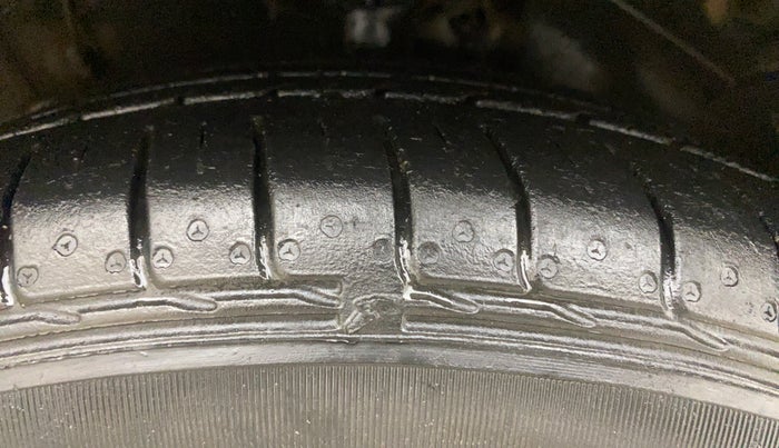 2022 KIA SONET HTX 1.5, Diesel, Manual, 71,490 km, Right Front Tyre Tread