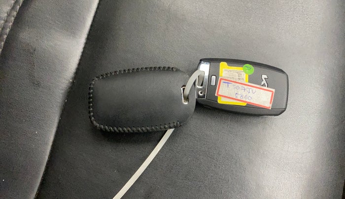 2022 KIA SONET HTX 1.5, Diesel, Manual, 71,490 km, Key Close Up