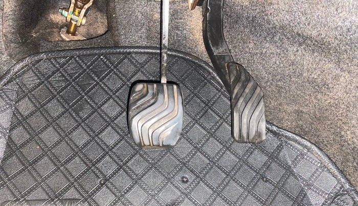 2017 Renault Kwid RXT 1.0 AMT (O), Petrol, Automatic, 84,336 km, Pedals