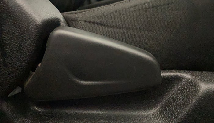 2017 Renault Kwid RXT 1.0 AMT (O), Petrol, Automatic, 84,336 km, Driver Side Adjustment Panel