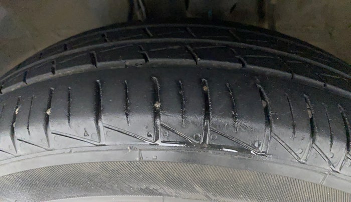 2021 Maruti Alto VXI PLUS, Petrol, Manual, 36,373 km, Left Front Tyre Tread