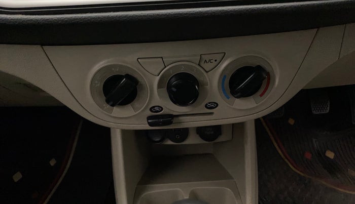 2021 Maruti Alto VXI PLUS, Petrol, Manual, 36,373 km, AC Unit - Directional switch has minor damage