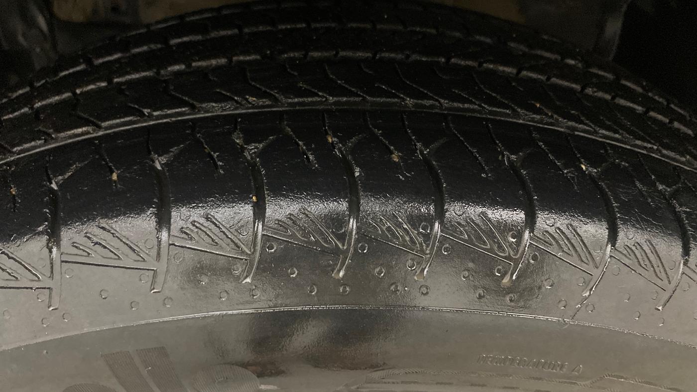 2022 Maruti Grand Vitara ALPHA SMART HYBRID AT, Petrol, Automatic, 56,389 km, Left Front Tyre Tread