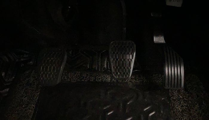 2022 Tata NEXON XM DIESEL, Diesel, Manual, 75,250 km, Pedals