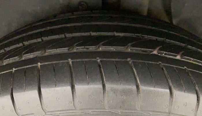 2016 Hyundai Creta SX PLUS AT 1.6 DIESEL, Diesel, Automatic, 72,821 km, Left Rear Tyre Tread