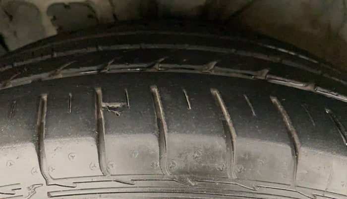 2016 Hyundai Creta SX PLUS AT 1.6 DIESEL, Diesel, Automatic, 72,821 km, Left Front Tyre Tread