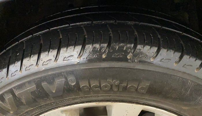 2014 Maruti Ertiga VXI Limited Edition, Petrol, Manual, 63,840 km, Right Front Tyre Tread