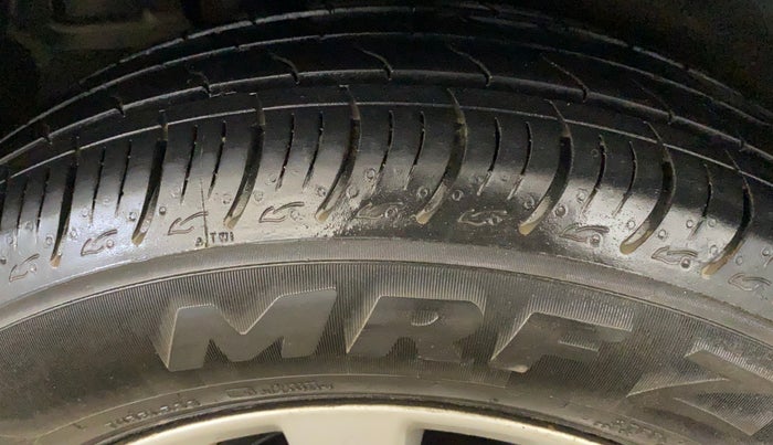 2014 Maruti Ertiga VXI Limited Edition, Petrol, Manual, 63,840 km, Right Rear Tyre Tread