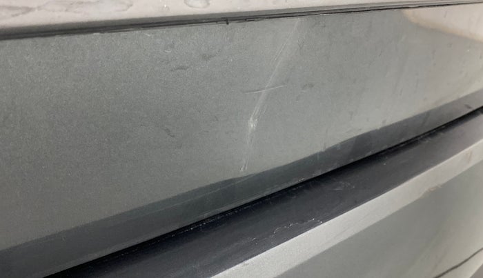 2018 Volkswagen Ameo COMFORTLINE 1.0L, Petrol, Manual, 31,183 km, Dicky (Boot door) - Minor scratches